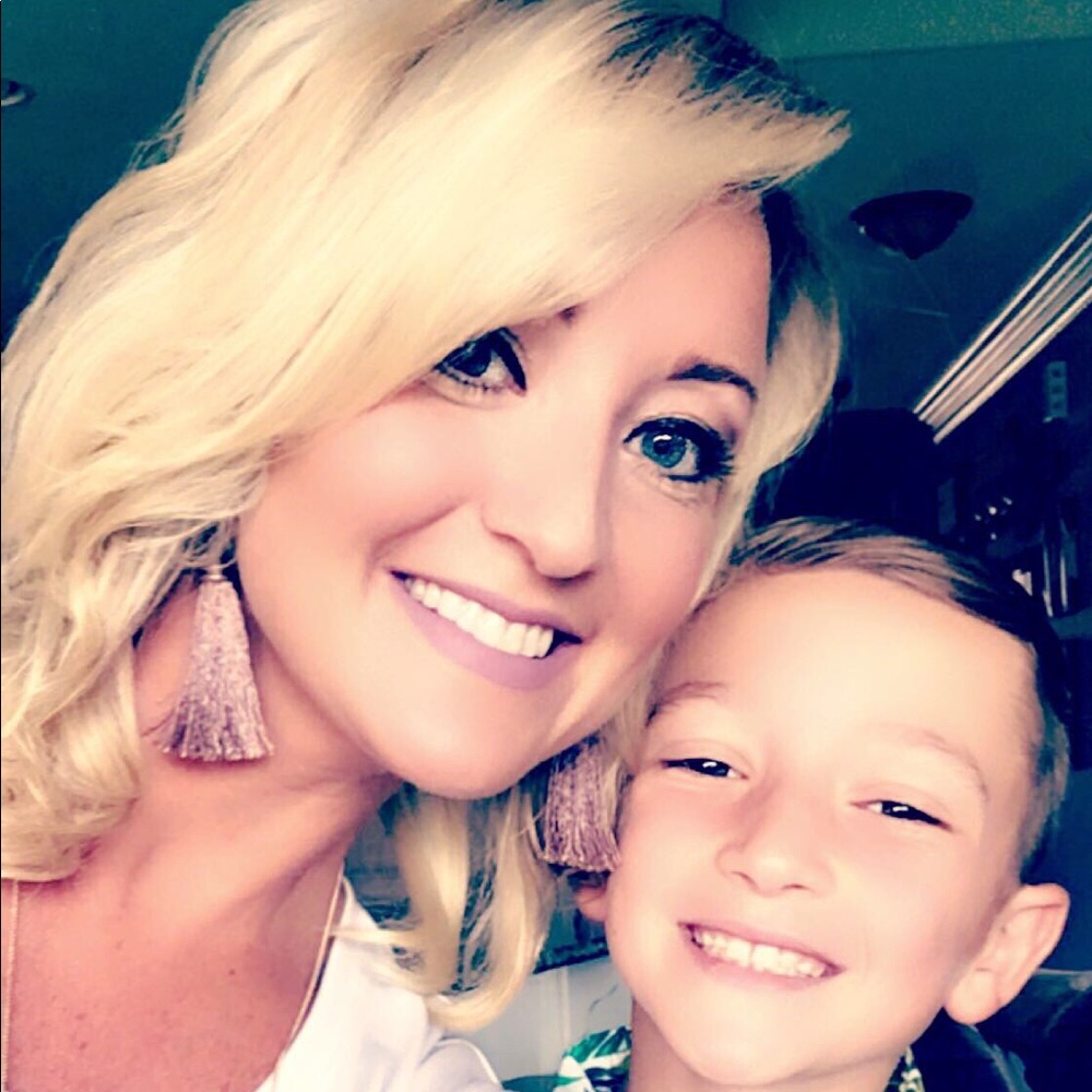 Meet your Posher, Candace